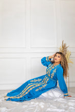 Load image into Gallery viewer, Caftan brodé 2023 - Drap de soie