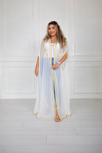 Load image into Gallery viewer, Cape Selene 2023 - Mousline en broderie