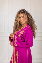 Load image into Gallery viewer, Caftan brodé 2023 - Drap de soie