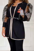 Load image into Gallery viewer, Veste crêpe de soie &amp; manches en dentelle
