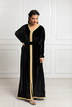 Charger l&#39;image dans la galerie, Caftan Velour Majesty 2023

