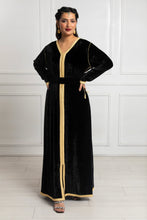 Charger l&#39;image dans la galerie, Caftan Velour Majesty 2023
