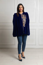 Load image into Gallery viewer, New - Cape velvet - Majesty Cape - Cape pour femme - Cape en Velours
