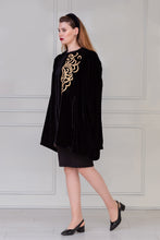 Load image into Gallery viewer, New - Cape velvet - Majesty Cape - Cape pour femme - Cape en Velours

